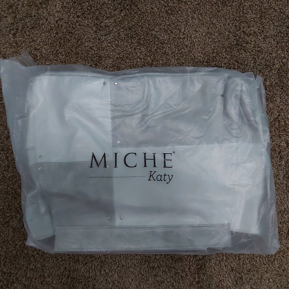 Miche Demi Bag + 5 Additional Straps & 9 Shells - Picture 14 of 16